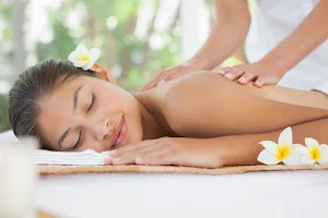 Nuna's Thai massage image