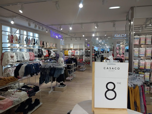 Lojas para comprar calças de ganga femininas Oporto