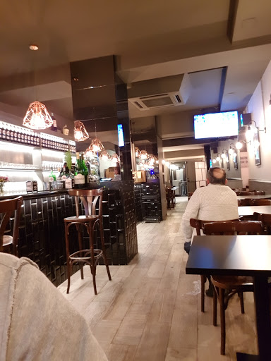 Restaurante Japonés - YAMI - Aiala Kantzilerraren Kalea, 1, 48008 Bilbo, Bizkaia, España