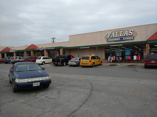 Fallas Discount Stores, 100 S Zarzamora St, San Antonio, TX 78207, USA, 