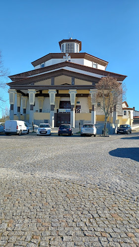 Avaliações doIgreja Paroquial de Azurém - Velha em Guimarães - Igreja