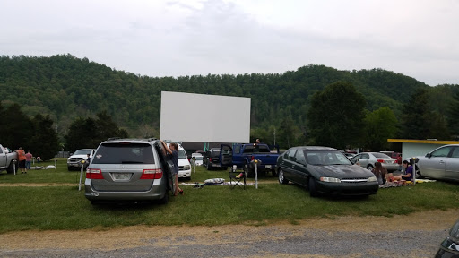 Drive-in Movie Theater «Twin City Drive-In Theatre», reviews and photos, 2512 Volunteer Pkwy, Bristol, TN 37620, USA