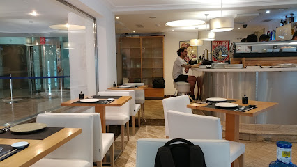 Óleo Restaurante, Cocina Mediterránea Sushi Bar - Edificio CAC (Centro de Arte Contemporáneo, C. Alemania, s/n, 29001 Málaga, Spain