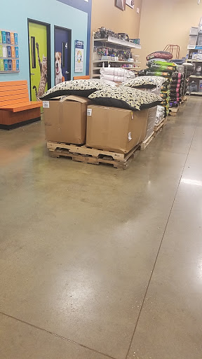 Pet Supply Store «PetSmart», reviews and photos, 2525 W Wheatland Rd, Dallas, TX 75237, USA