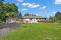 Lisa Hillman | Oswego Real Estate Agent | john greene Realtor - Photo 6 - Car repair in Oswego, IL, Aurora