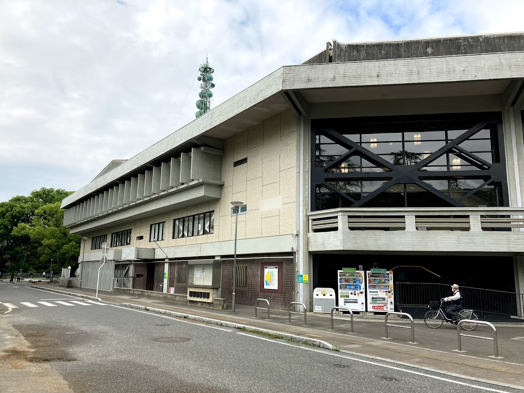 松山市民会館