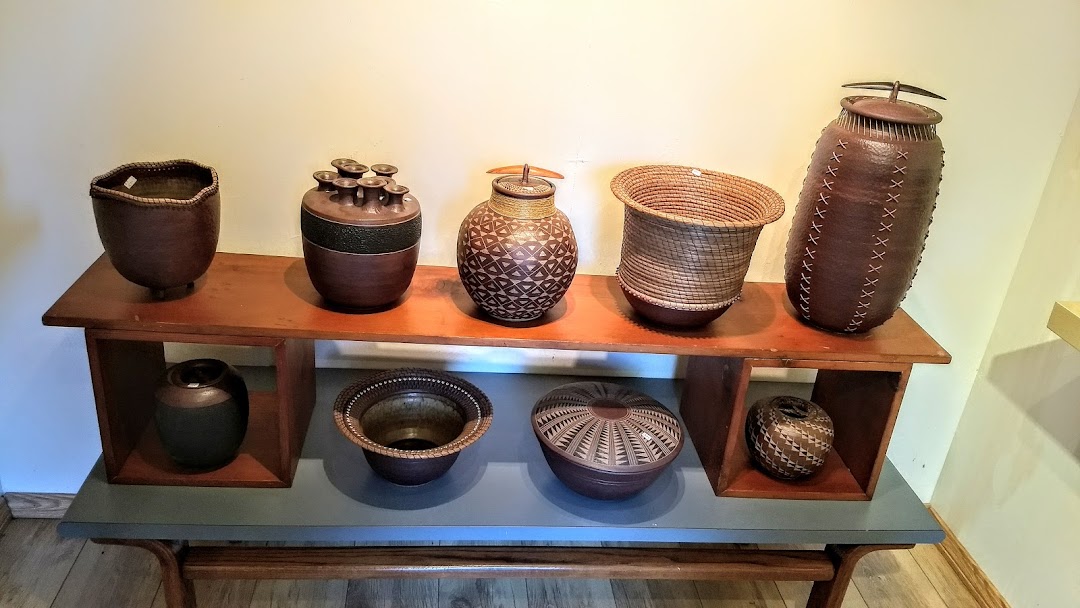 Larry Richmond Pottery