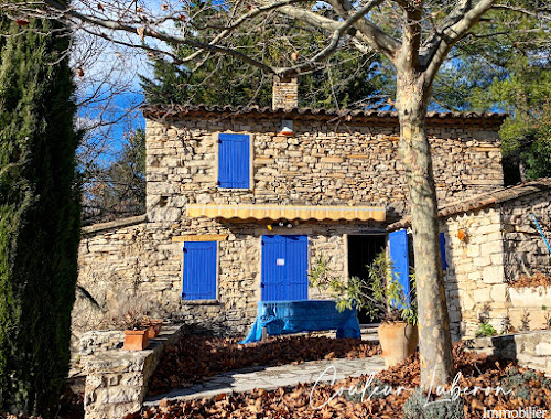 Couleur luberon immobilier à Roussillon