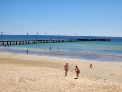 Photo de Frankston Beach avec rivage droit, long