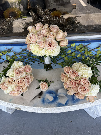 Florist «Flowers By Voytek», reviews and photos, 9524 Blind Pass Rd, St Pete Beach, FL 33706, USA