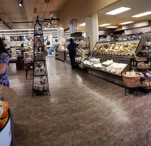 Grocery Store «Stadium Thriftway», reviews and photos, 618 N 1st St, Tacoma, WA 98403, USA