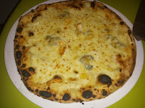 Pizza du Restaurant italien Un Italiano Vero à Saint-Privat-des-Vieux - n°4