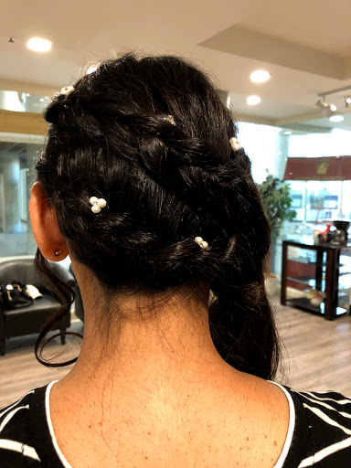 Beauty Salon «On Point Hair & Nail Salon», reviews and photos, 610 St Clair Ave NE, Cleveland, OH 44114, USA