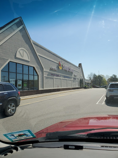 Grocery Store «Super Stop & Shop», reviews and photos, 1391 Main St, Willimantic, CT 06226, USA