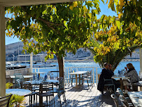 Atmosphère du Restaurant méditerranéen La Grillade à Marseille - n°2