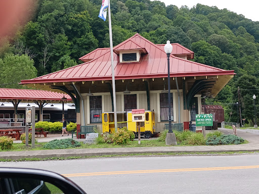 Ice Cream Shop «Corner Shop», reviews and photos, 171 Main St, Bramwell, WV 24715, USA
