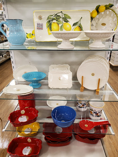 Department Store «T.J. Maxx & HomeGoods», reviews and photos, 221 N West End Blvd, Quakertown, PA 18951, USA