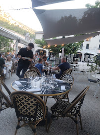 Atmosphère du Restaurant du Parc à Fontaine-de-Vaucluse - n°2