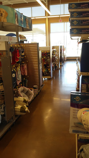 Pet Supply Store «PetSmart», reviews and photos, 320 W Town Square Way, Oak Creek, WI 53154, USA