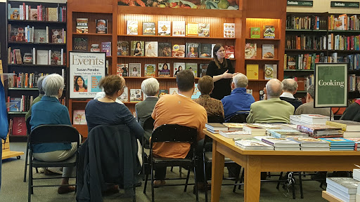 Book Store «Barnes & Noble», reviews and photos, 113 W County Center, Des Peres, MO 63131, USA