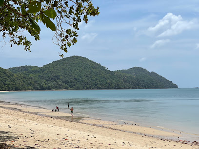 หาดโละปาเหรด Lo Pa Raed beach