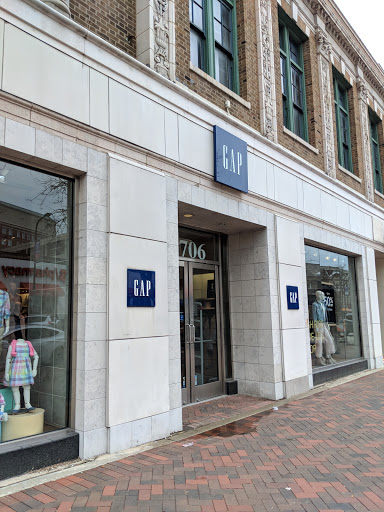 Clothing Store «Gap», reviews and photos, 1706 Sherman Ave, Evanston, IL 60201, USA