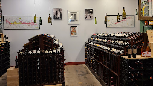 Wine Store «Hidden Track Bottle Shop», reviews and photos, 111 W Monroe St #120, Phoenix, AZ 85003, USA
