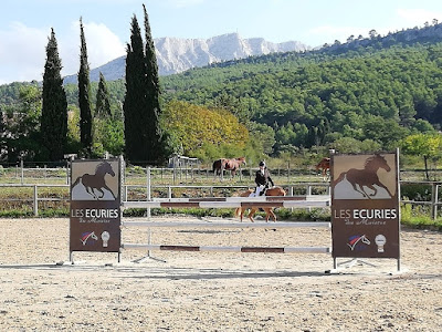 Les Écuries du Maistre à Beaurecueil