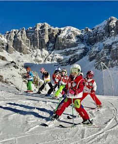 Scuola Sci B School Valtorta -Piani di Bobbio Loc ceresola, SP6, 24010 Valtorta BG, Italia