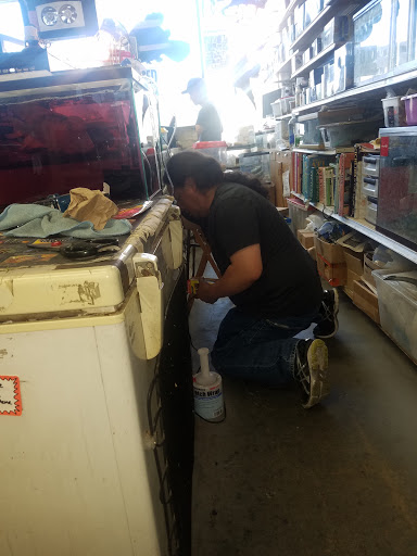 Tropical Fish Store «Sunset Pet & Supplies», reviews and photos, 1373 Sunset Blvd, Los Angeles, CA 90026, USA