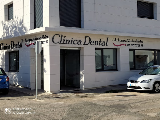 Clínica Dental Dr Ignacio Sánchez Muñoz en Trujillo, Cáceres‎