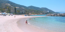Piedrotas beach'in fotoğrafı uçurumlarla desteklenmiş