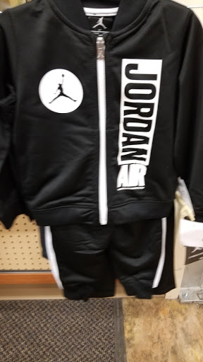 Clothing Store «Burlington Coat Factory», reviews and photos, 4293 Winston Ave #2, Covington, KY 41015, USA