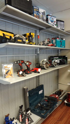 Pawn Shop «Mad Dog Pawn», reviews and photos, 3324 Manatee Ave W, Bradenton, FL 34205, USA