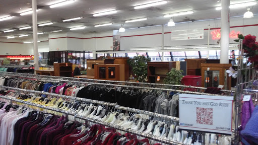 Thrift Store «The Salvation Army Family Store & Donation Center», reviews and photos, 823 E Auburn Rd, Rochester Hills, MI 48307, USA