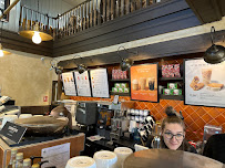 Atmosphère du Café Starbucks Coffee- Disney Hôtel Cheyenne à Coupvray - n°17