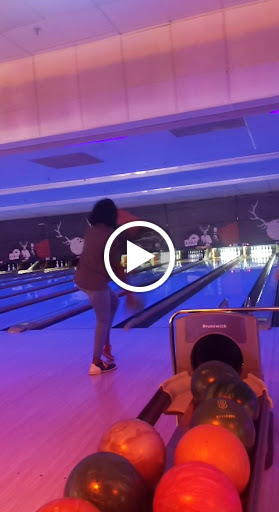 Bowling Alley «Brunswick Zone Woodridge», reviews and photos, 1555 75th St, Woodridge, IL 60517, USA