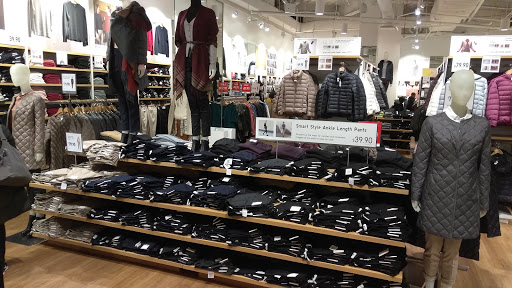 Shopping Mall «Atlantic Terminal Mall», reviews and photos, 139 Flatbush Ave, Brooklyn, NY 11217, USA