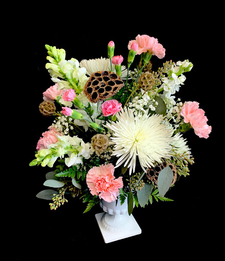 Florist «The Enchanted Florist», reviews and photos, 109 Public Sq, Lagrange, OH 44050, USA