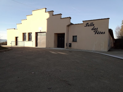 Salle des fêtes à Rochetoirin