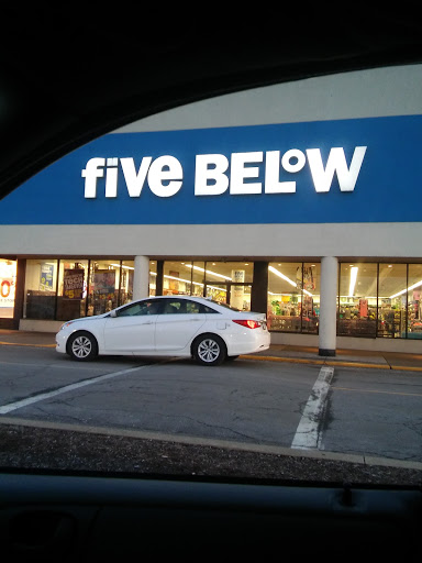 Variety Store «Five Below», reviews and photos, 4088 William Penn Hwy, Monroeville, PA 15146, USA