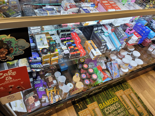 Tobacco Shop «Bear Smoke Smokeshop», reviews and photos, 4295 Browns Bridge Rd B, Cumming, GA 30041, USA