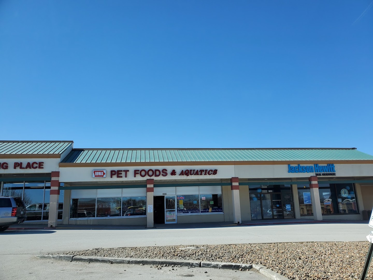 Iowa Pet Foods & Seascapes ARL west