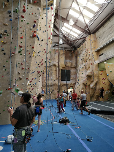 Rock Climbing Gym «Planet Granite», reviews and photos, 100 El Camino Real, Belmont, CA 94002, USA