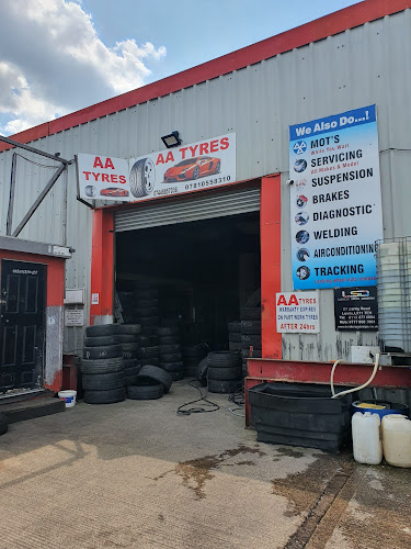 AA Tyres Leeds - Tire shop