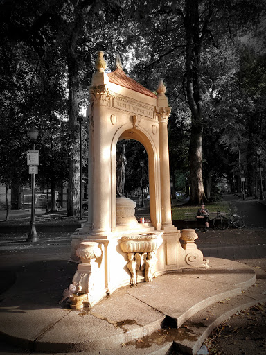 Park «Director Park», reviews and photos, 815 SW Park Ave, Portland, OR 97205, USA