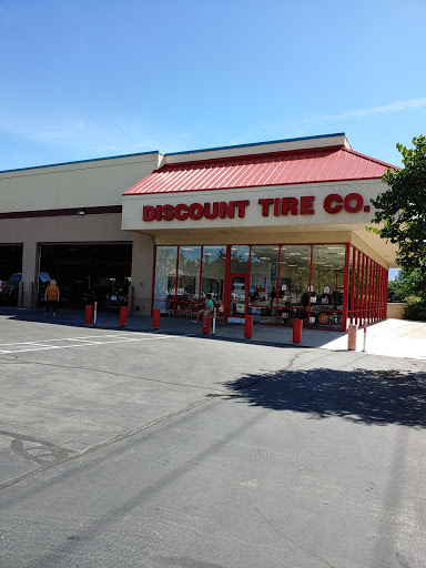 Tire Shop «Discount Tire Store - West Jordan, UT», reviews and photos, 1652 7000 S, West Jordan, UT 84084, USA