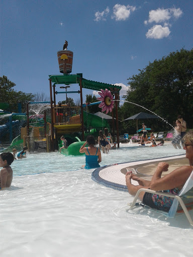 Swim Club «Crystal Lake Park Family Aquatic Center», reviews and photos, 1401 N Broadway Ave, Urbana, IL 61801, USA