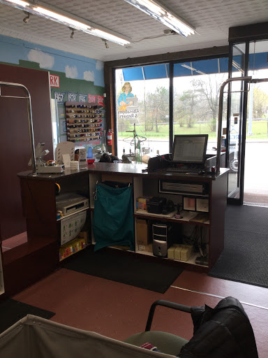 Dry Cleaner «Hour Glass Cleaners», reviews and photos, 459 Hartford Rd, Manchester, CT 06040, USA