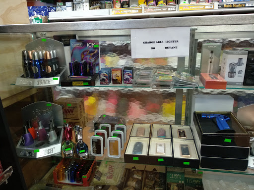 Tobacco Shop «Discount Tobacco Rocky Hill», reviews and photos, 1949 Silas Deane Hwy, Rocky Hill, CT 06067, USA